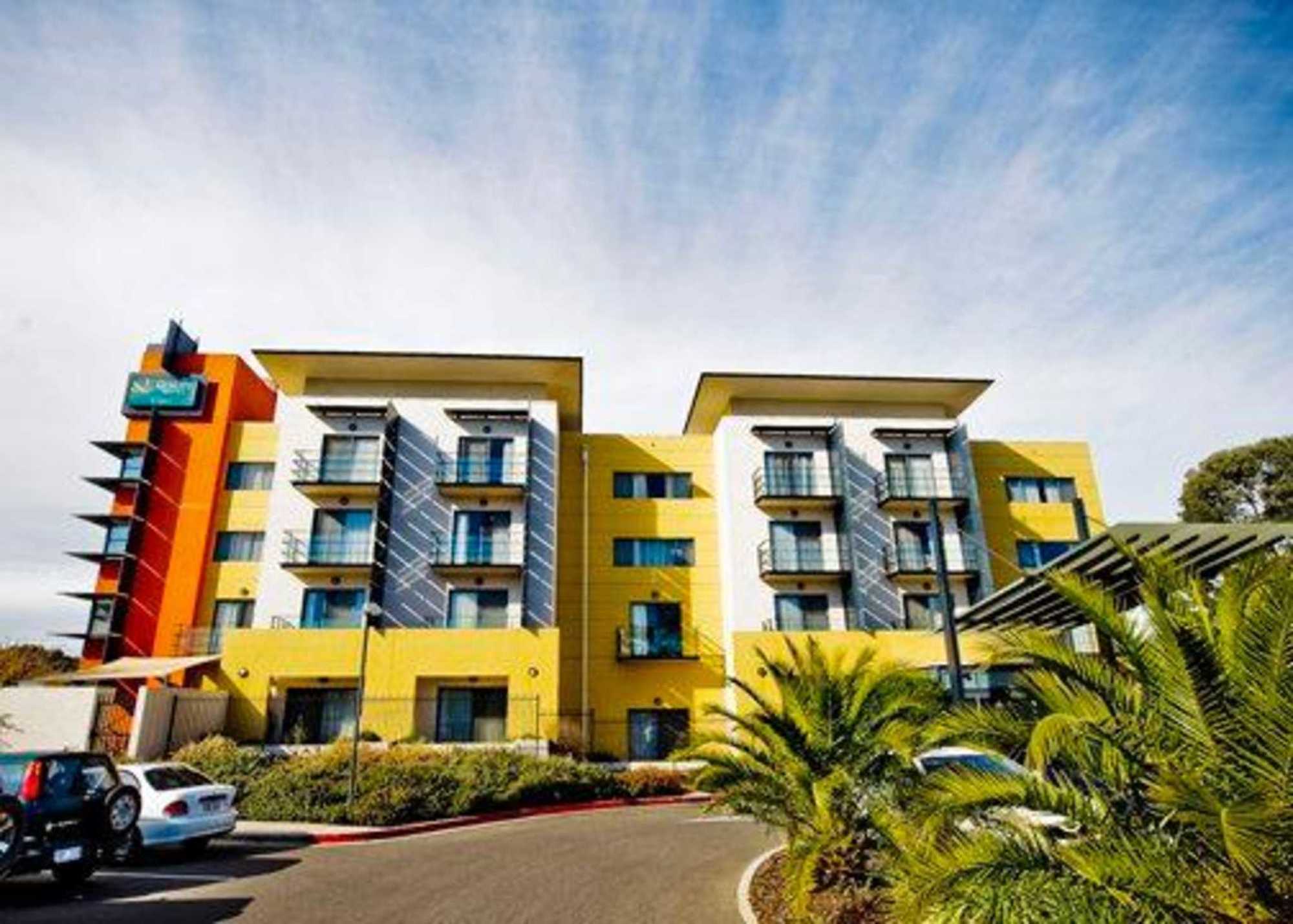 The Woden Hotel Phillip Екстер'єр фото